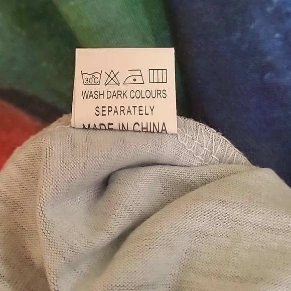 π¨2/$20π¨ WAS $48 Womenβs printed graphic t-shirt size xxl short sleeve nwot - Picture 6 of 12